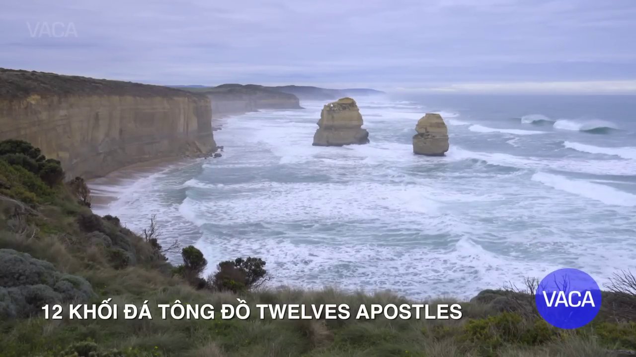 Cảnh hoàng hôn tuyệt đẹp tại 12 Apostles trên Great Ocean Road.